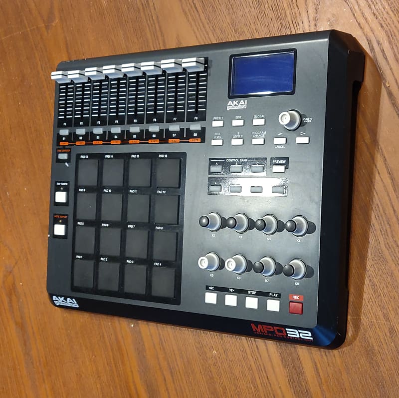 Amazon.com: Akai Professional MPD32 USB/Midi MPC Pad