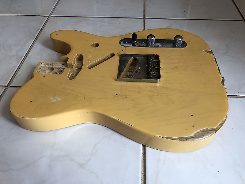 Fender ROAD WORN '60s Stratocaster K&T Pickups CRY Installed