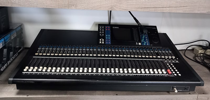 YAMAHA LS9 32 Mixer Digitale image 1