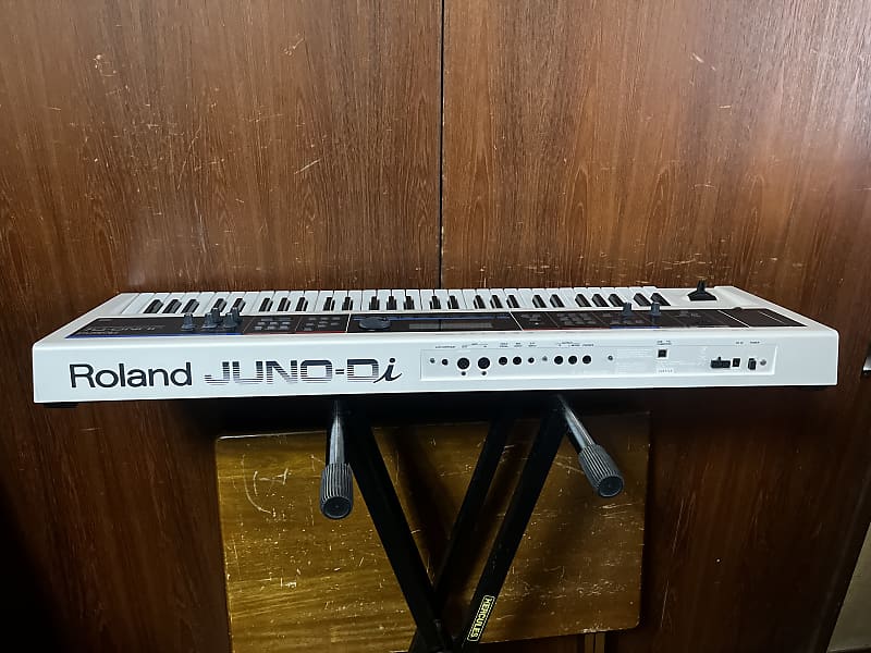 Roland Juno-Di Portable 61-key Mobile Synthesizer White color w/ gig bag
