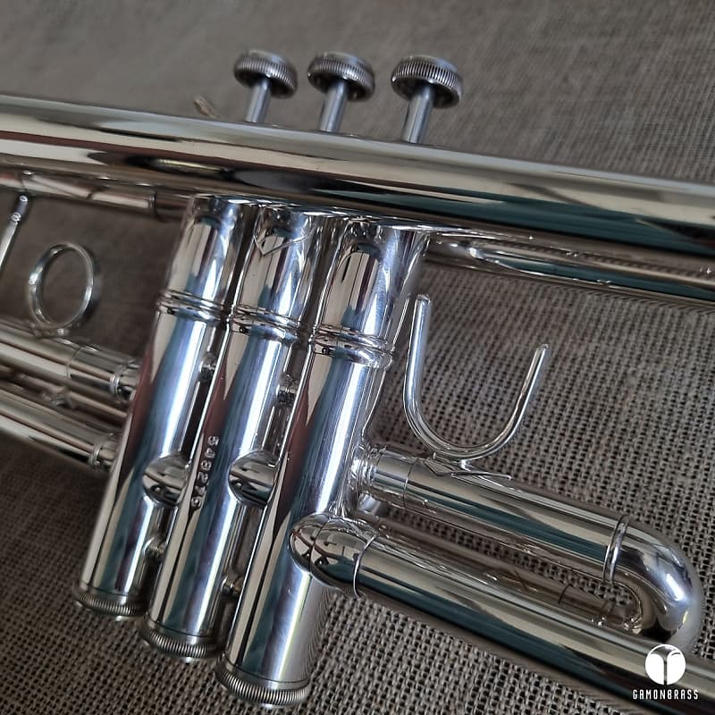 Vincent Bach Stradivarius 72 MLV Vindabona trumpet Bach case