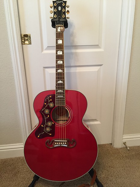 Gibson Left Hand SJ 200 Trans Cherry