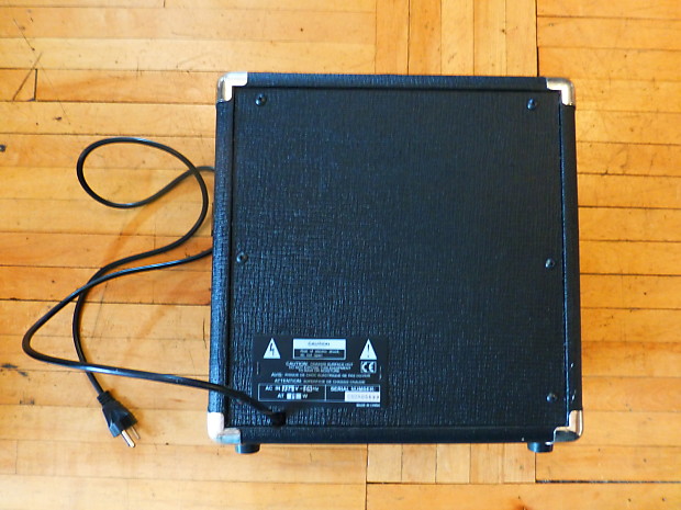 Yamaha AMD-100 American Monster Drive Distortion Guitar