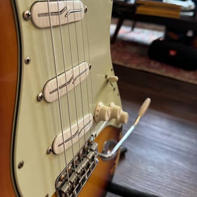 Fender Custom Shop '62 Stratocaster in Heavy Relic Sunburst w/ Lindy Fralin Split Blade Pickups image 4