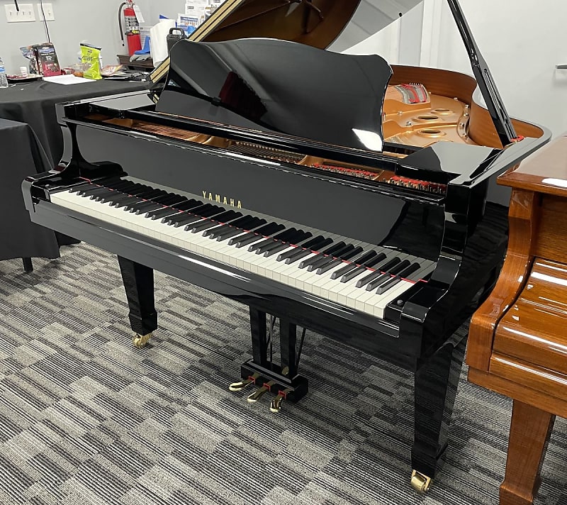 Yamaha Model C3 6'1" Grand Piano 2000 - Polished Ebony image 1