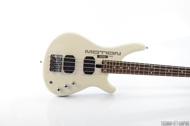 Yamaha Motion B MB-II White Electric Bass Guitar w/ Hard