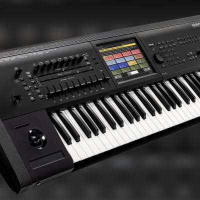 Korg KRONOS 2 61-Key Digital Synthesizer Workstation 2025 - Present - Black/Wood
