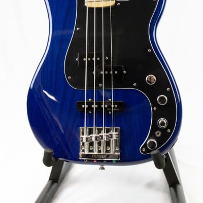 Fender Deluxe Active Precision Bass with Maple Fretboard 2020 - 2021 - Sapphire Blue Transparent image 2