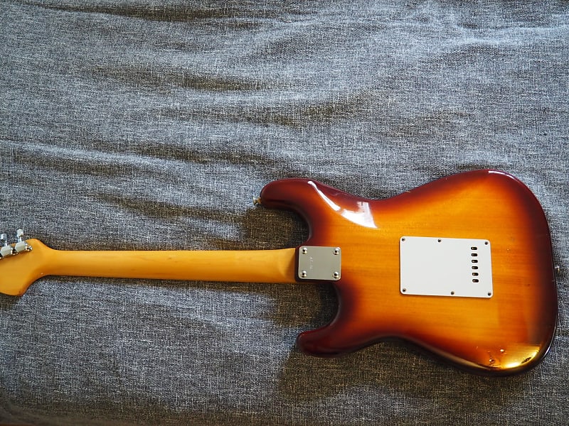 Oakland Suzuki Country Gentleman Stratocaster 1970s Sunburst