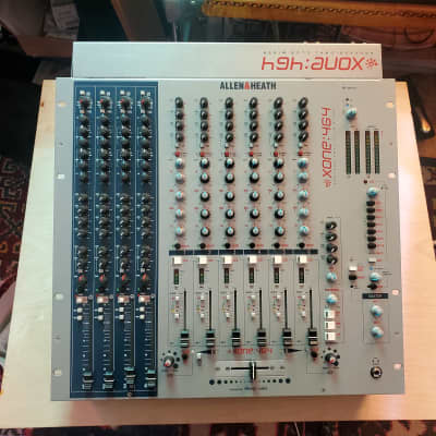 2005 Allen & Heath Xone:92 (Silver) w/ brand new P&G 2005 Allen & Heath Xone:92 (Silver) w/ brand new P&G