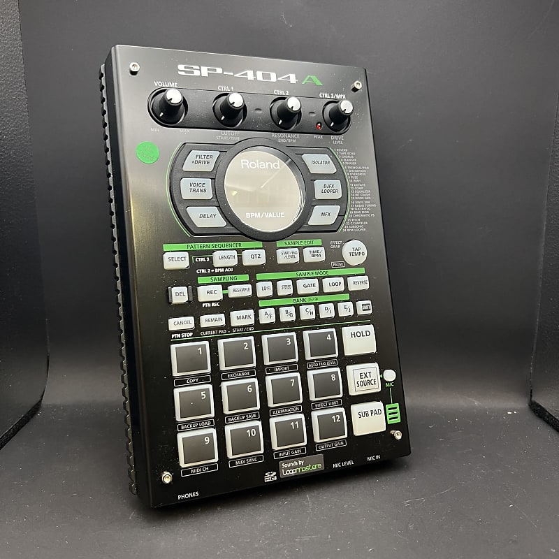 Roland Sp-404mkii Linear Wave Sampler With Gig Bag - Professional