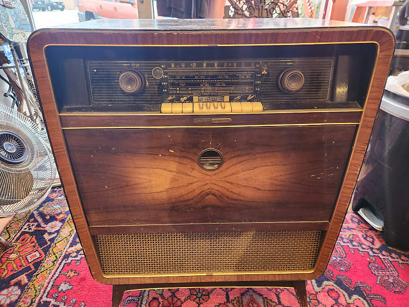 Grundig Majestic 7050 Console Tube Radio with Record Player 1950s  			