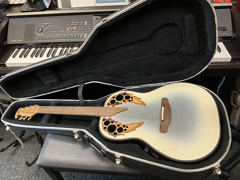 Adamas by ovation model # 1681-7 made in USA 1990 in excellent condition with original hard case image 1