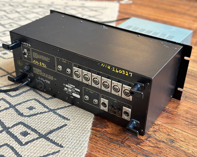 YAMAHA PM 180 Sound Reinforcement Mixer with External Power