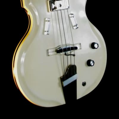 National VAL PRO "85"  1961 White. RES-O-GLAS. Extremely Rare. Great Condition. Tone image 3