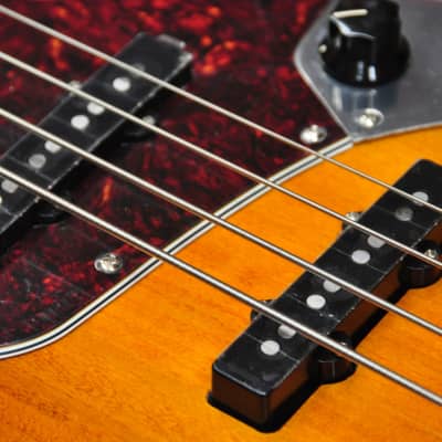 Squier  Classic Vibe 60's Jazz Bass Fretless 3 Tone Sunburst image 8