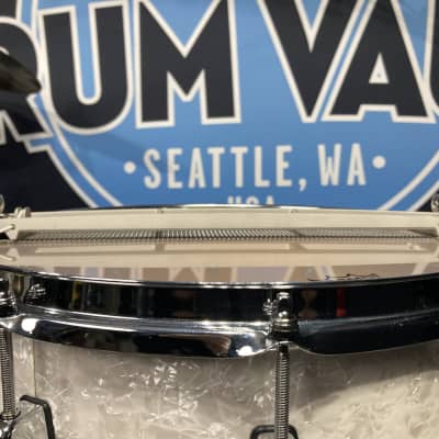 Rogers - 14x6.5" Dyna-Sonic Bread and Butter Lug Snare Drum, Reissue 2010's - White Marine Pearl image 18
