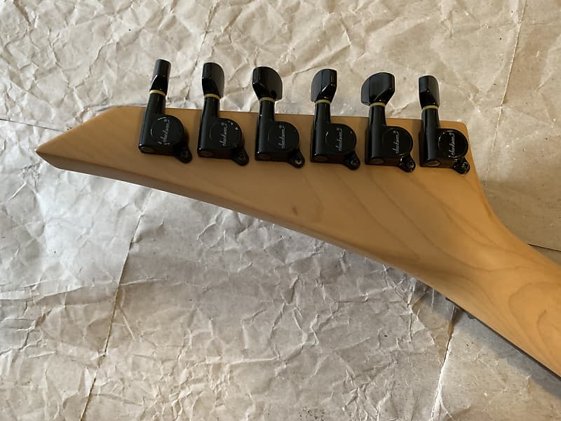 CHARVEL ディンキー タケウチ製フロイドローズ P-90タイプ/アルニコv CHARVEL ディンキー タケウチ製フロイドローズ P-90タイプ