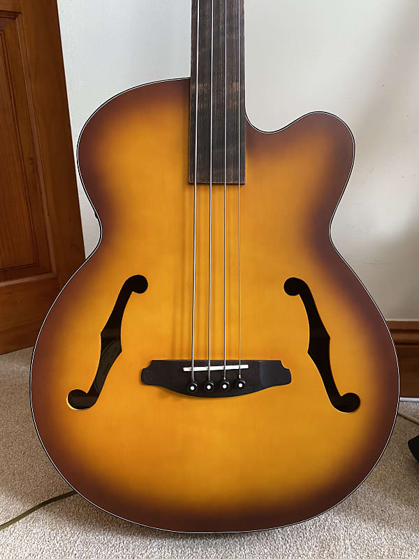 Aria Elecord FEB FL Light Vintage Sunburst Fretless Acoustic Reverb