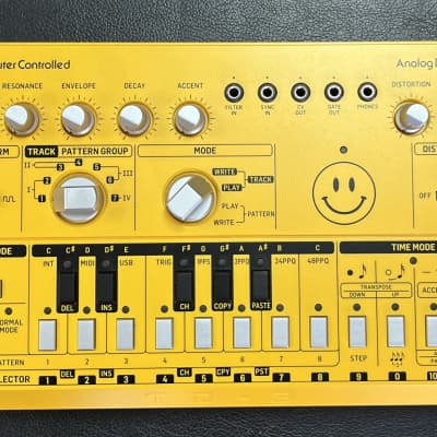 BEHRINGER TD-3 ANALOG BASS LINE SYNTHESIZER YELLOW (USED)