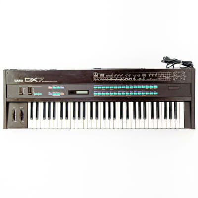 Yamaha DX7 Synthesizer / Keyboard Revive the Classics with Timeless FM Synthesis