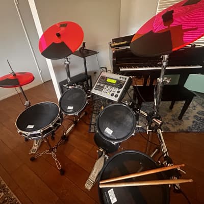 Pintech PDK1000 Electronic Drum Kit with Roland TD 20 drums module. (READ DESCRIPTION)
