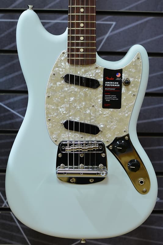 Fender American Performer Mustang 2018 2018 American Performer Mustang, Rosewood Fingerboard, 3-Color