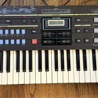Casio CZ-1 61-Key Synthesizer; NO ISSUES;EXCELLENT CONDITION;BEST DEAL ON THE NET!!!!