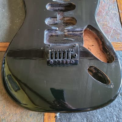 No Name Fender-style strat body 1990s - black image 2
