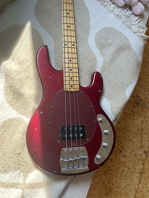 ベース MUSICMAN StingRay 4 Rolls Burgundy MH Ernie Ball Music Man StingRay 4 H Special, Candyman / Ebony