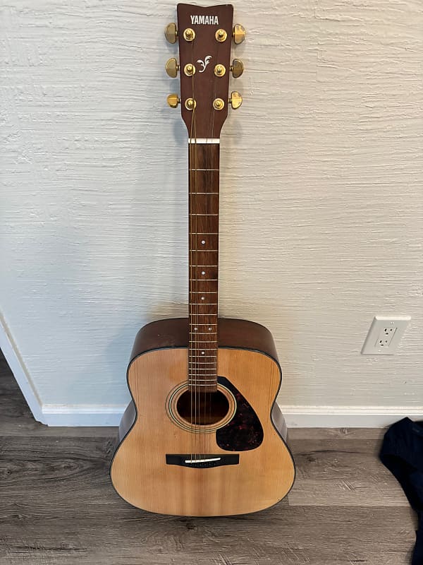 Yamaha F335 Dreadnought Acoustic Guitar 2010s Natural