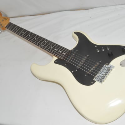 GRECO SE600J Stratocaster  Electric Guitar Ref. No 6933