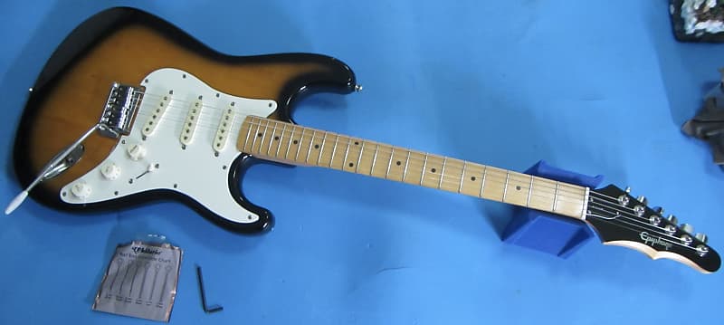 Vintage 1996 Epiphone S-310 strat-style - Gloss Sunburst w