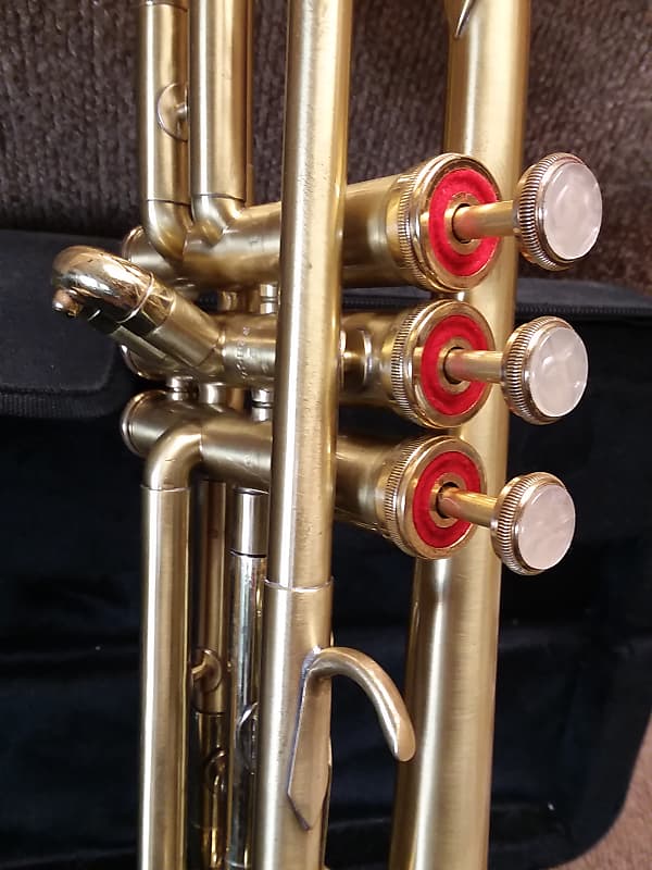 Jerome Callet New York Vintage c.1985 Brushed Brass Professional Trumpet In  Excellent Condition