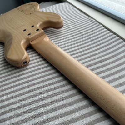 MG Bass MGBASS JB1 SPALTED MAPLE 5-string bass, Made in USA, SPALTED MAPLE top, ASH body, 3-piece MAPLE neck, EBONY fretboard, BARTOLINI pickups and preamp, Italia Leather Straps 4” wide Acorn Amber strap, GATOR hardshell case image 19