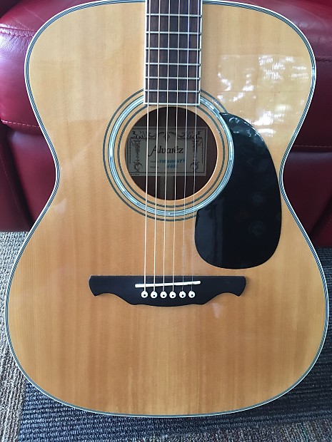 Alvarez AF60S Natural Solid Spruce Full gloss