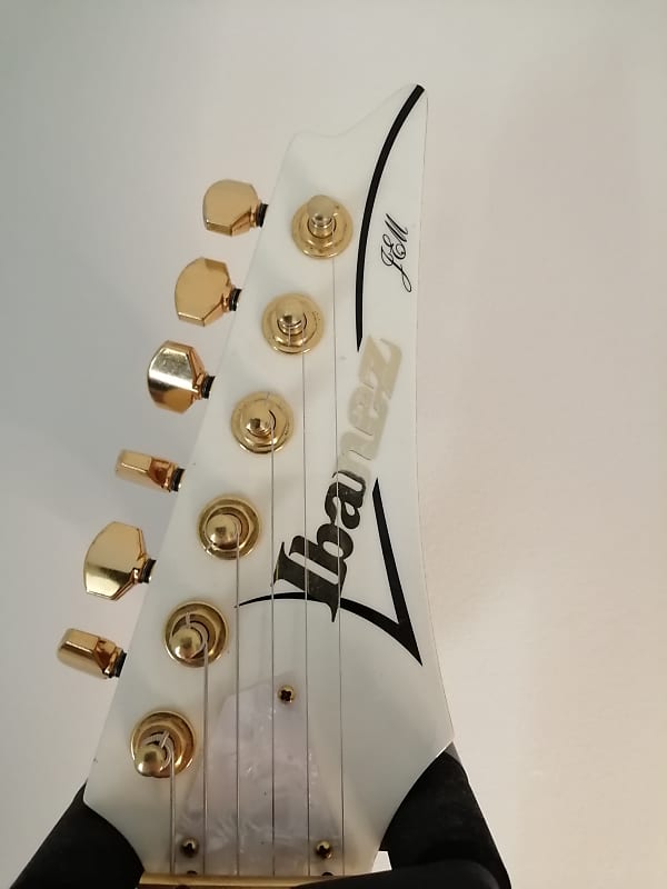 Ibanez JEM7V-WH Steve Vai Signature with Rosewood Fretboard