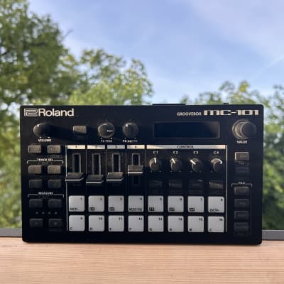 Roland MC-101 Groovebox 2019 - Present - Black image 2