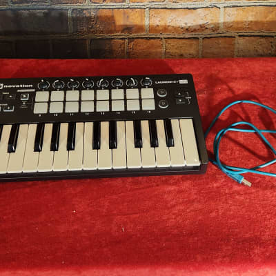 Novation Launchkey Mini MKII MIDI Keyboard Controller