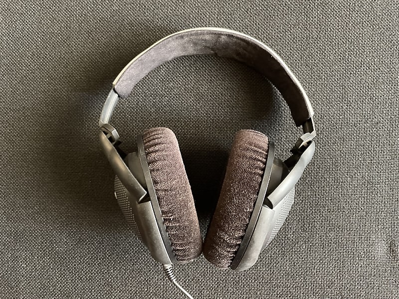 Sennheiser HD 570 – For parts only  			