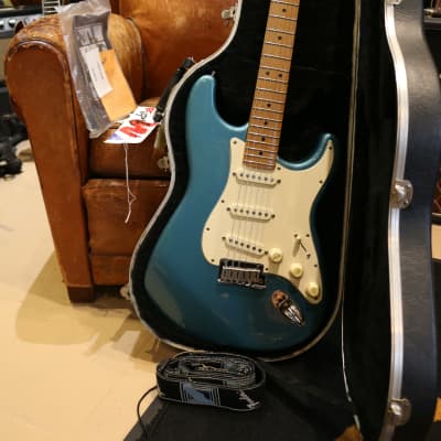 Fender American Standard Stratocaster 1997 Lake Placid Blue image 12