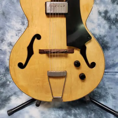 Video Demo 1958 National Dynamic  Archtop Electric Natural Carved Maple Valco Pickup Hard Shell Case image 2