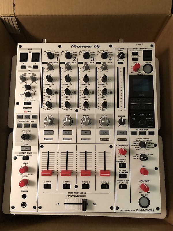 Pioneer DJM900NXS2 with skin!