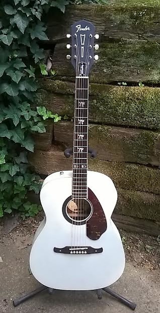 Fender Tim Armstrong Hellcat Acoustic Electric Satin White Finish Fishman Gig Bag