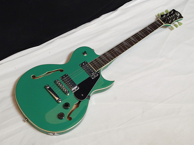 Luna semi hollow guitar top