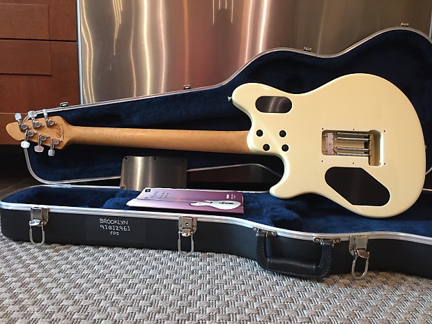 EVH Wolfgang Specia USA 1999年製 Ivory Wolfgang USA Edward Van Halen Signature - Ivory – Dave's