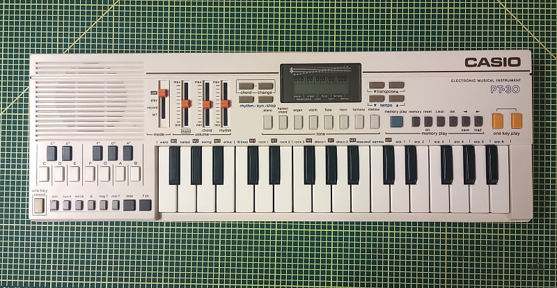 Casio PT-30 31-Key Mini Synthesizer 1980s - White image 1