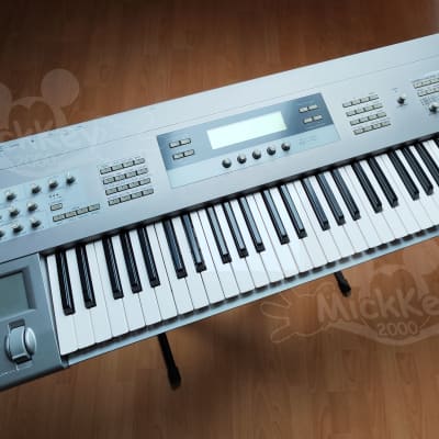 Korg Z1 MULTI OSCILLATOR Physical Modelling Synthesizer 1997 Top Condition