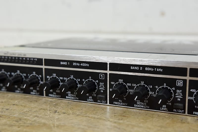 D110 ベリンガー ULTRA-Q PRO Model PEQ2200 Behringer PEQ2200 Ultra-q Pro5 Band Parametric Equalizer for