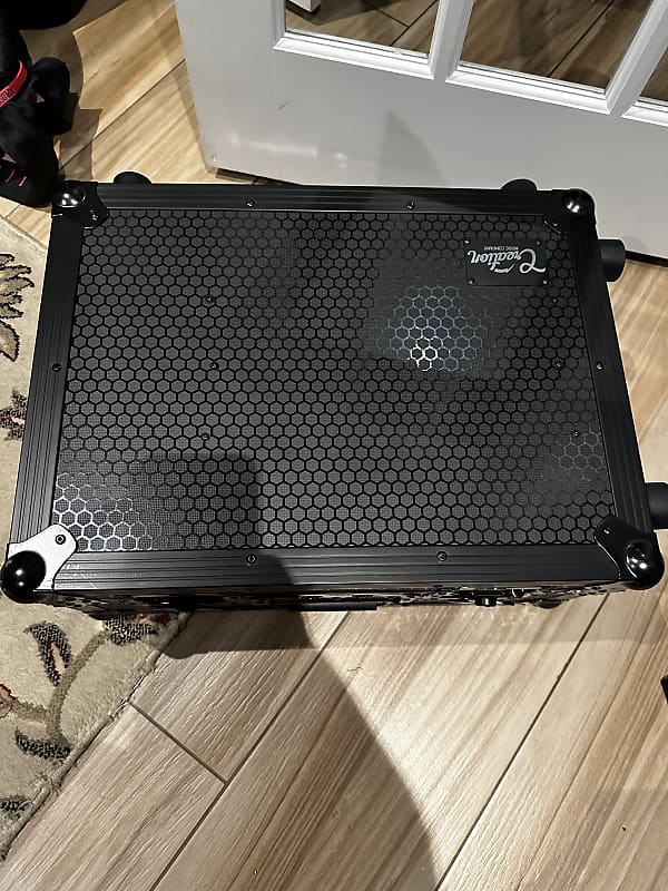 Creation Pedalboard Flight Case 18 Black Hex pattern Reverb